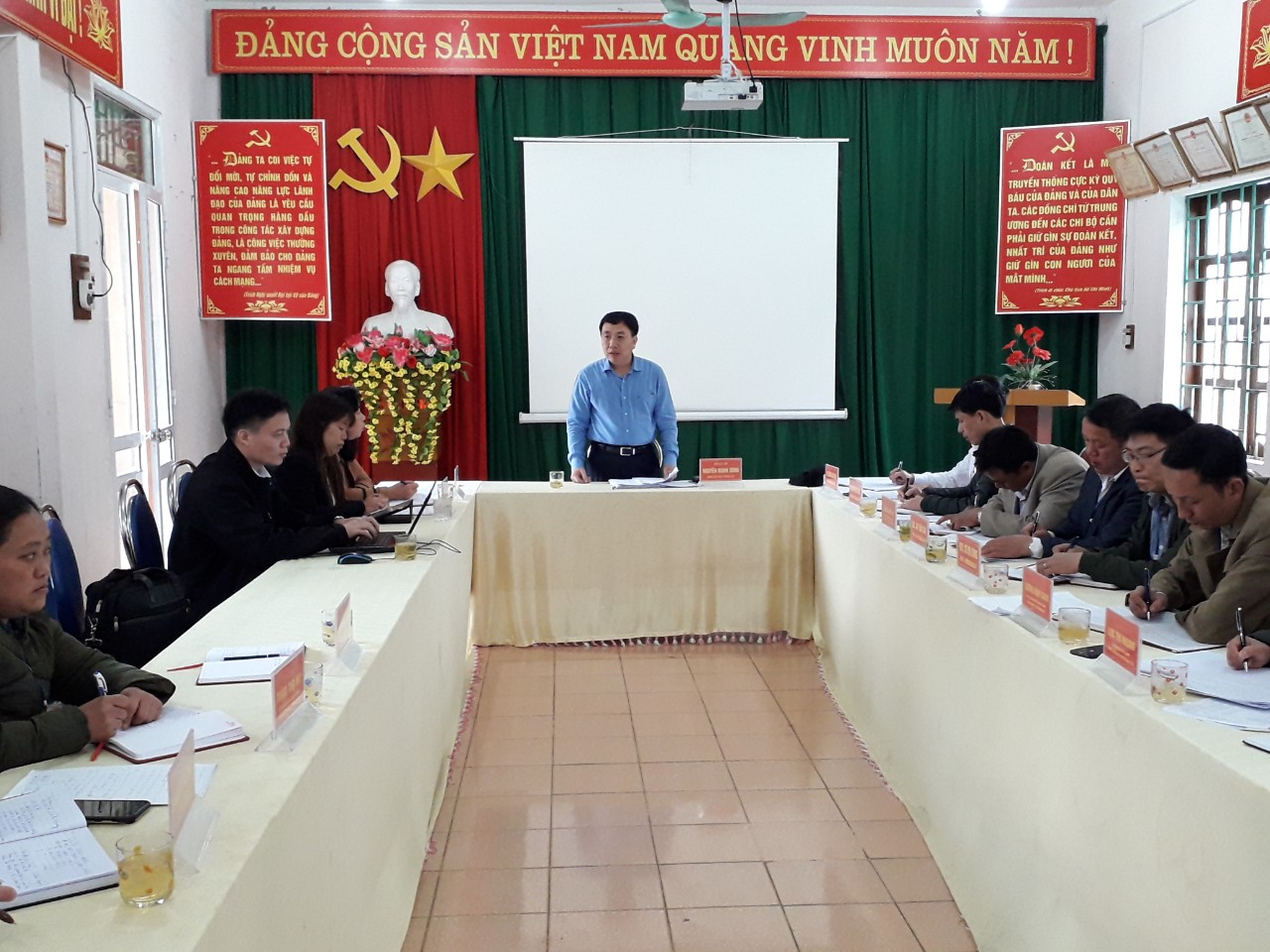 Đồng chí Nguyễn Mạnh Dũng - Phó Bí thư Tỉnh ủy làm việc tại xã.